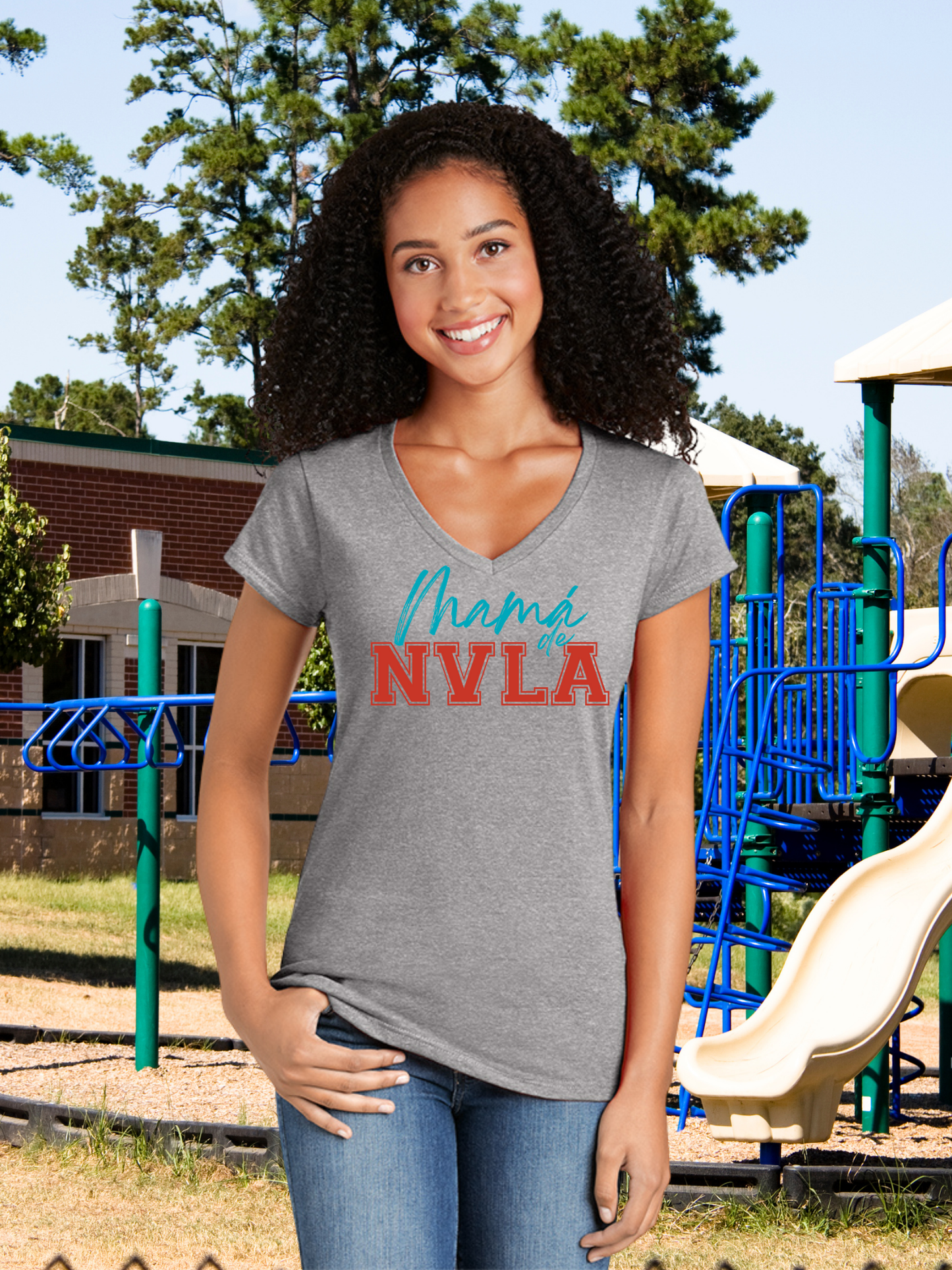 Mamá De NVLA Ladies V-Neck Tee