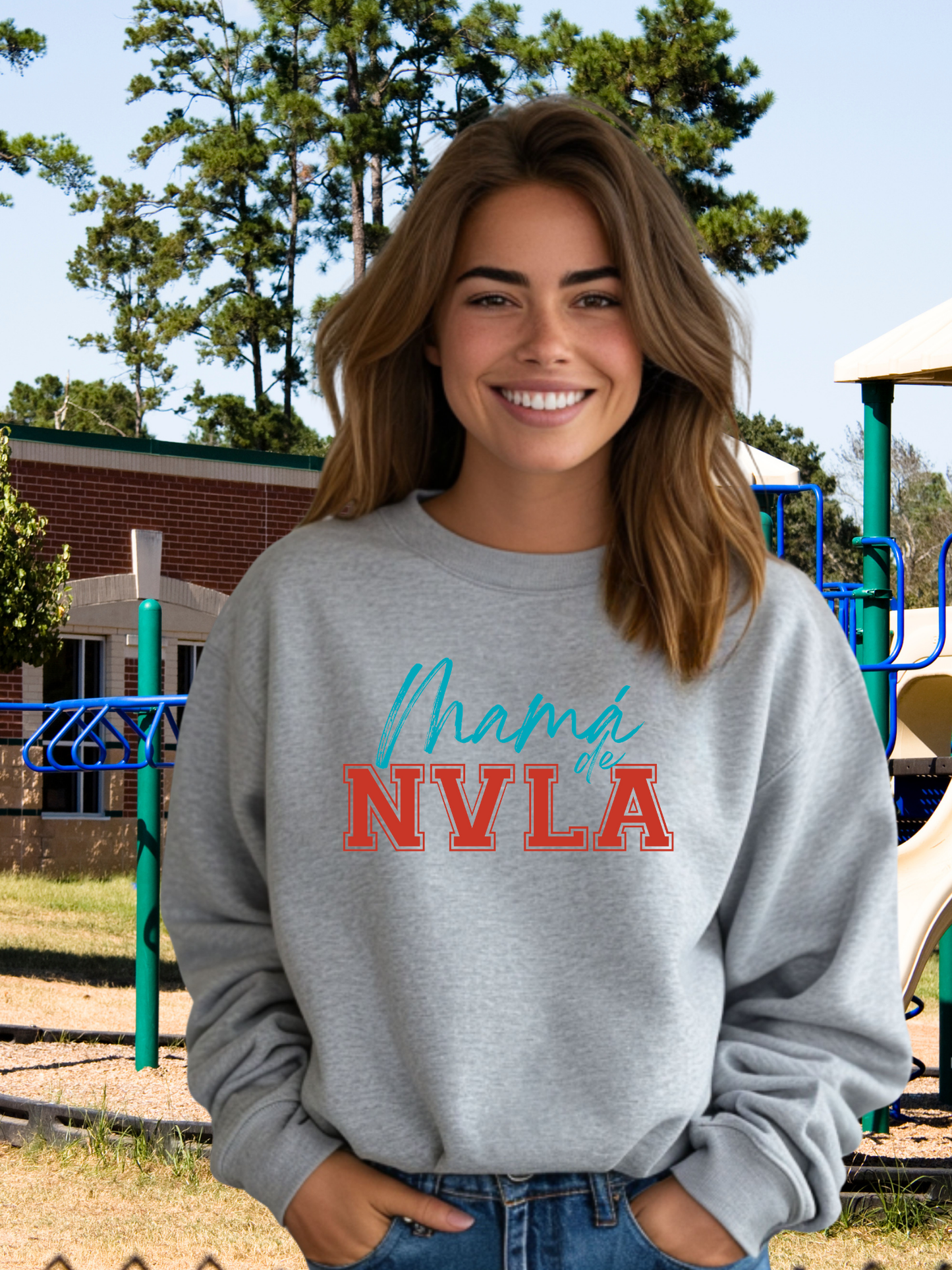Mamá de NVLA Crewneck Pullover